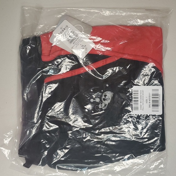 ❤️NWT VINTAGE TORRID SHORTS - DISNEY MOUSEKETEER - PULL ON FLEECE - PLUS SIZE - Picture 12 of 15
